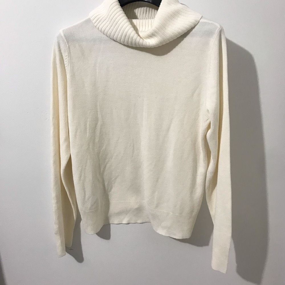 Josephine chaus Turtleneck sweater size XL …S79￼
